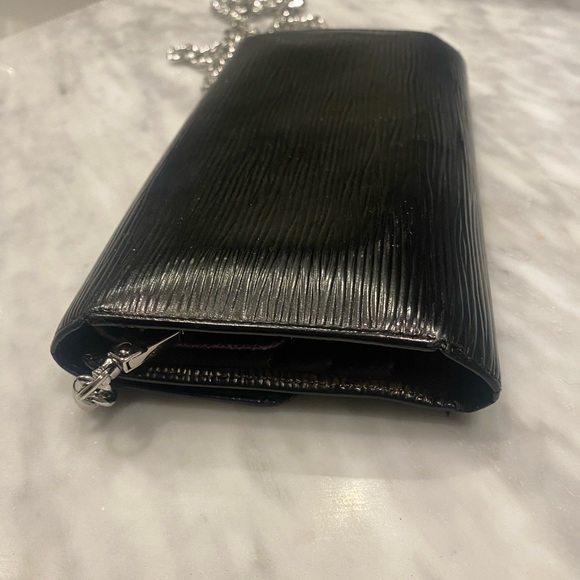 SOLD ✨Auth✨ Louis Vuitton Epi Wallet - Picture 10 of 14